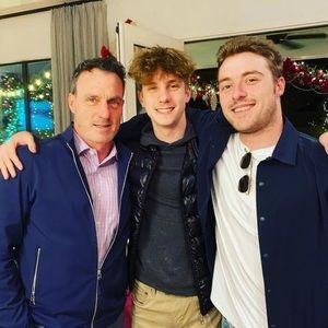 Meet your Posher, Layton